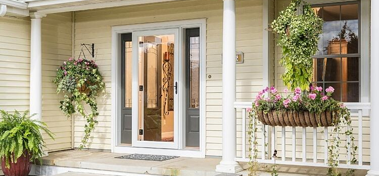 screen door installation in Los Altos